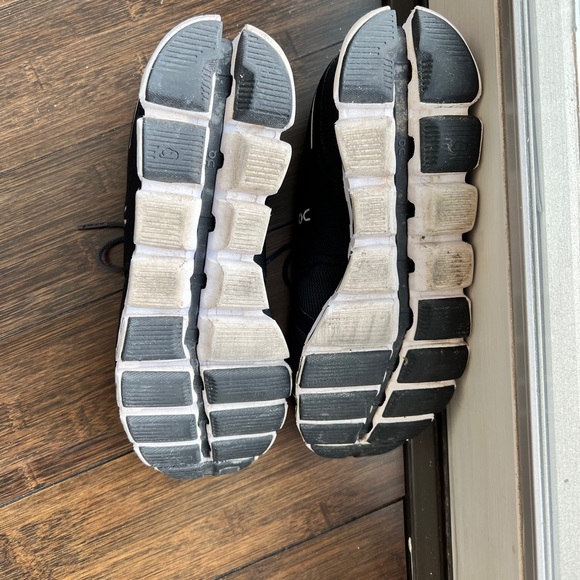 Black womens ON running shoes - Picture 5 of 5